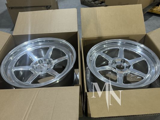 5x114.3 निसान 350Z 370Z के लिए फोर्ज ऑटो पहियों पॉलिश चांदी खत्म